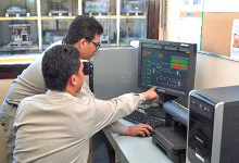 Harmonas-DEO 系统安装在中央监控室，监控压缩机向生产线供应的空气的消耗量和压力。 在此基础上，它控制运行的压缩机数量。