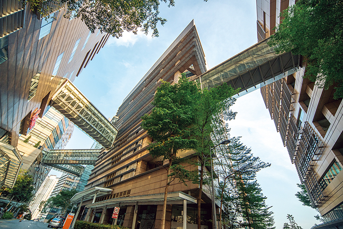 Chilled water for air conditioning in the Biopolis business district is supplied from Keppel’s DCS plant.