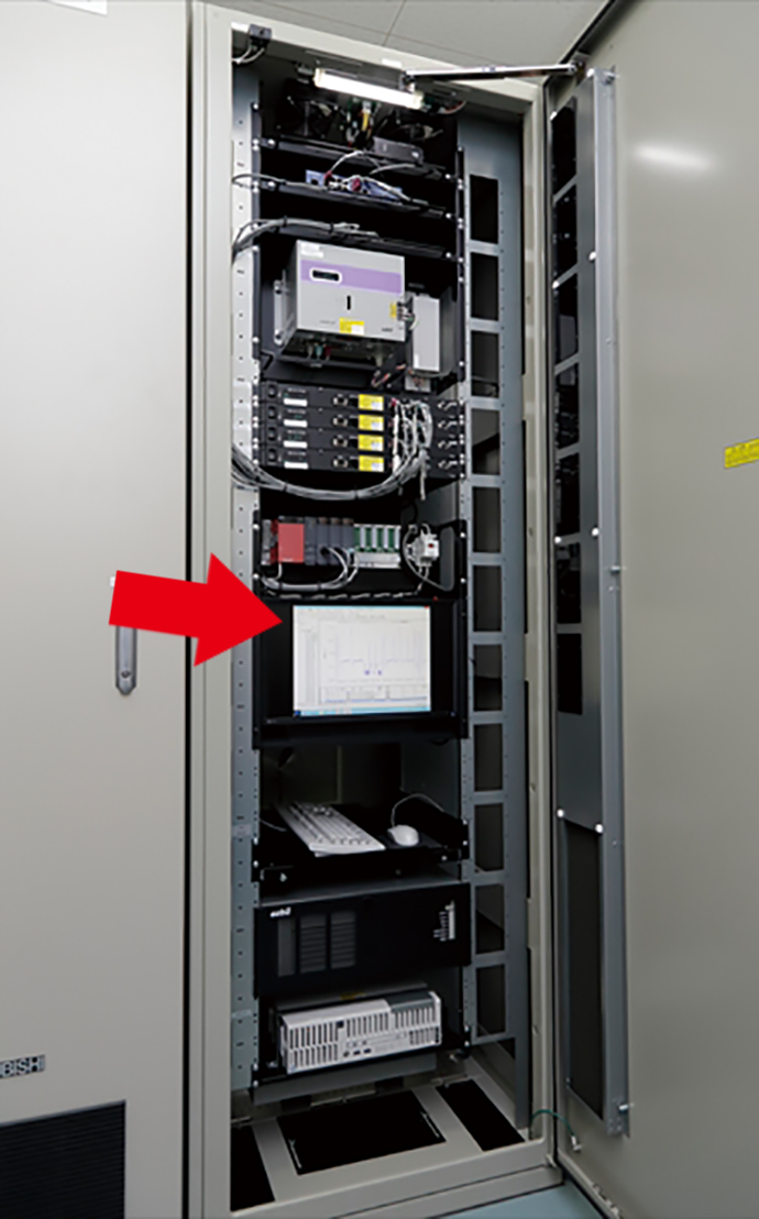 Azbil’s Plant Information Management System, which has been operating as a data management system since before the introduction of Advanced Critical Trend Monitoring for Safety. It centrally stores and manages operating data from various facilities, including data collected by other companies’ monitoring systems. It is used for monitoring and analysis of operating conditions.