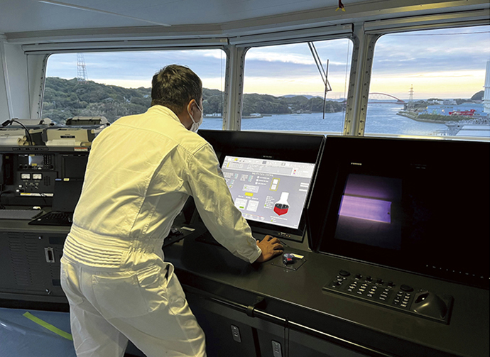 IAS (Harmonas-DEO) installed in the pilot house. The condition of the hard sail, which is automatically controlled based on wind conditions, can be checked in real time. In an emergency, the operator can also operate the system manually.