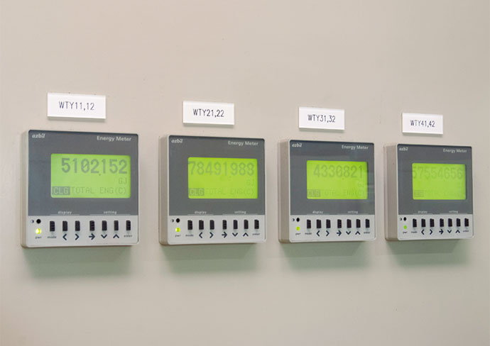 Calorimeters for monitoring the operating status of 4 chillers.