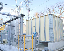 オーバーフロー水の浄化設備。洗浄槽からオーバーフローした温水は凝縮沈殿槽、pH調整、砂ろ過などの設備を経由して再び洗浄槽に戻される。