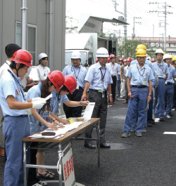 地震計連動緊急警報・入退室管理システム イメージ写真